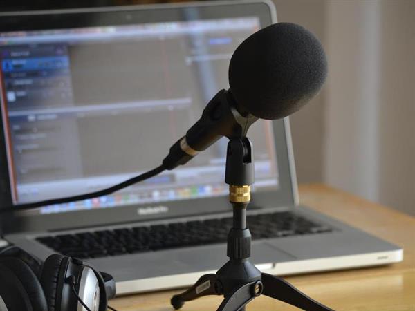 Transnational Audio Storytelling: Writing the Common Language of Sound